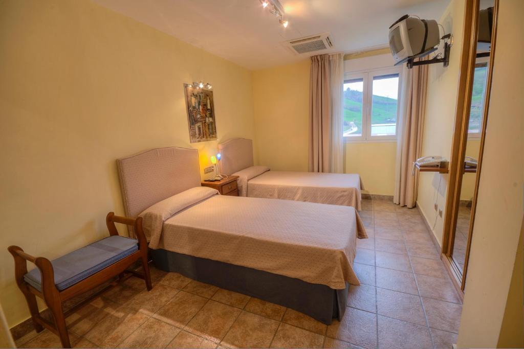 Hostal Jai Alai Leitza  Room photo
